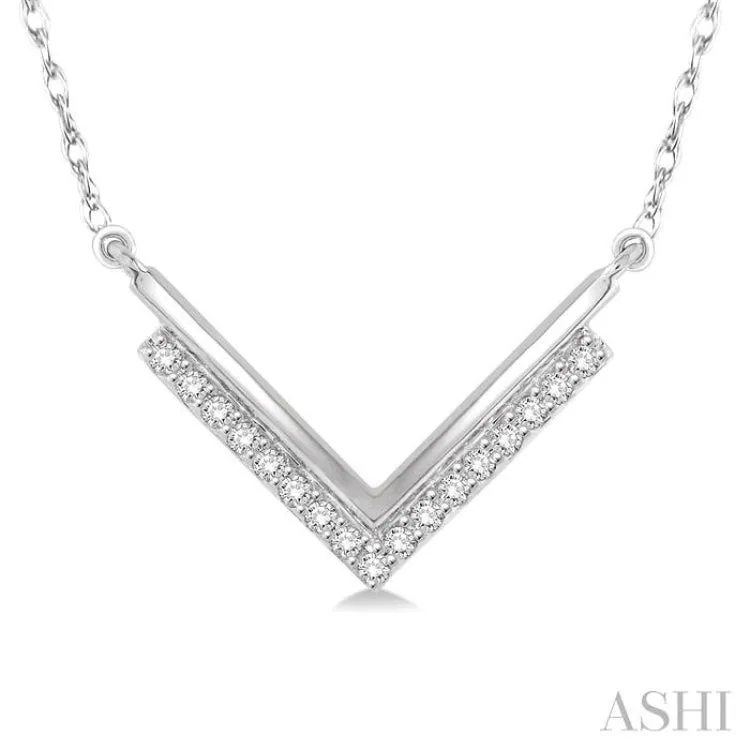 1/5 Ctw 'V' Shape Diamond Pendant in 14K White Gold with Chain