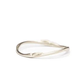 <!--RG301-->willow ring